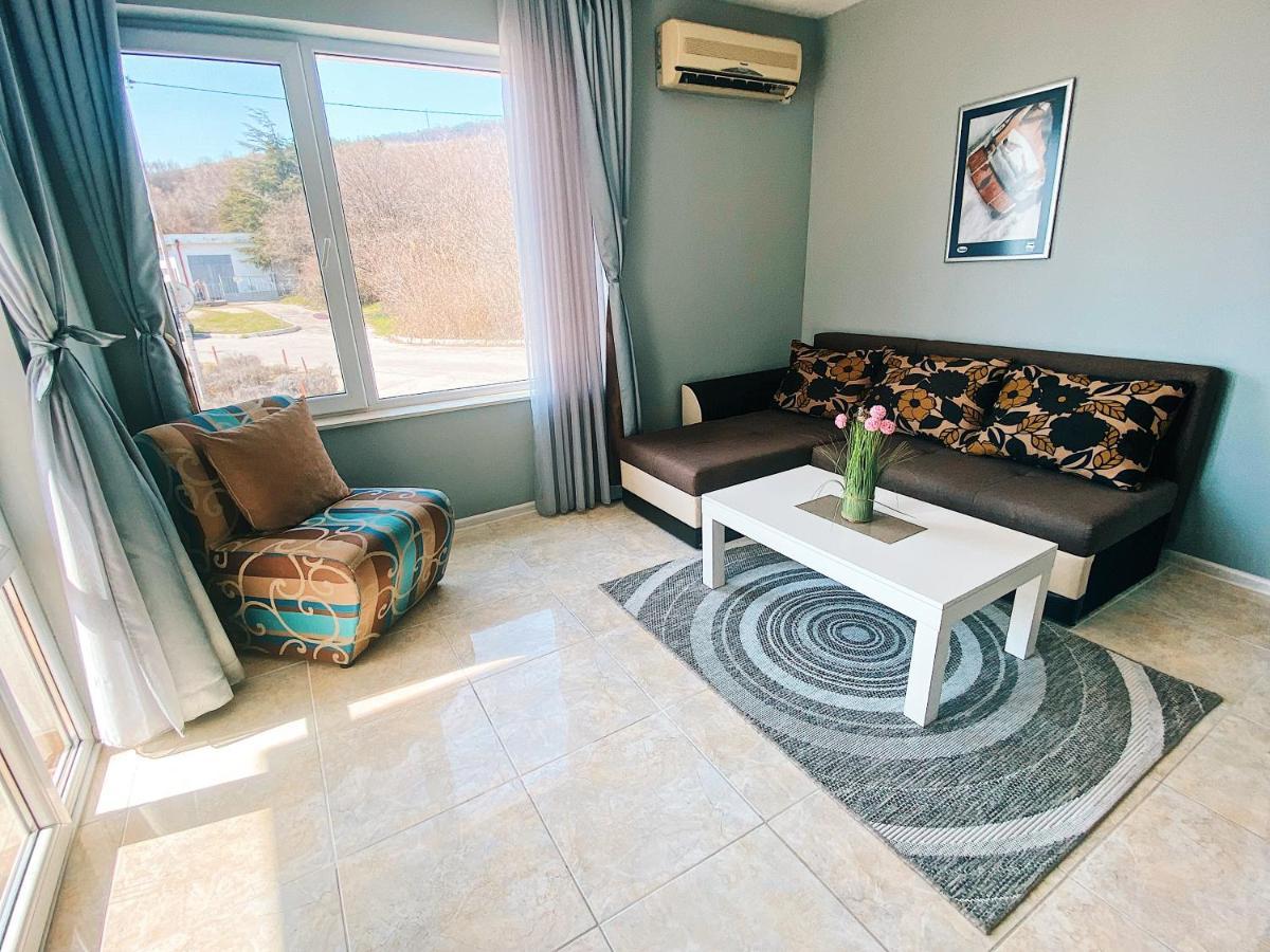 First Line On The Beach Cosy Sea Paradise Apartments Kavarna Ngoại thất bức ảnh