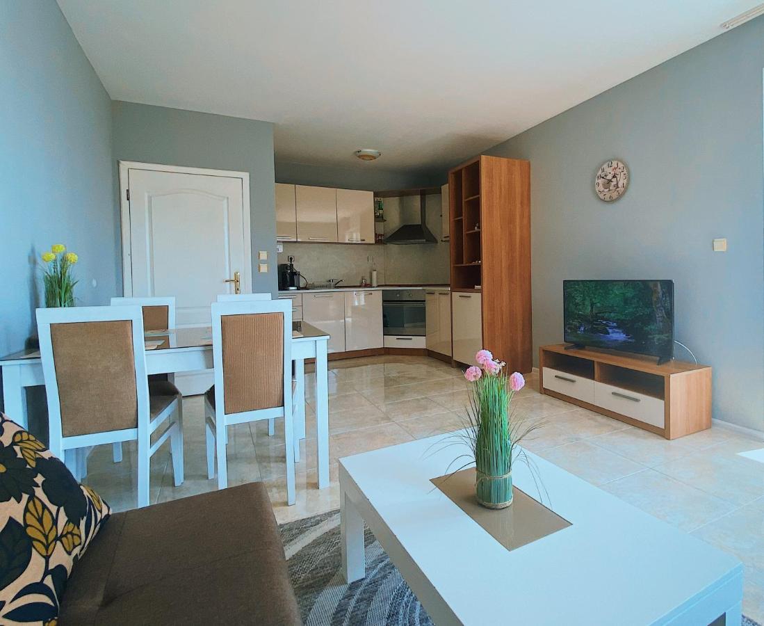 First Line On The Beach Cosy Sea Paradise Apartments Kavarna Ngoại thất bức ảnh