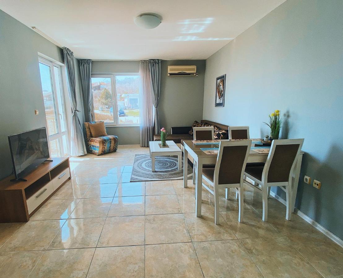 First Line On The Beach Cosy Sea Paradise Apartments Kavarna Ngoại thất bức ảnh