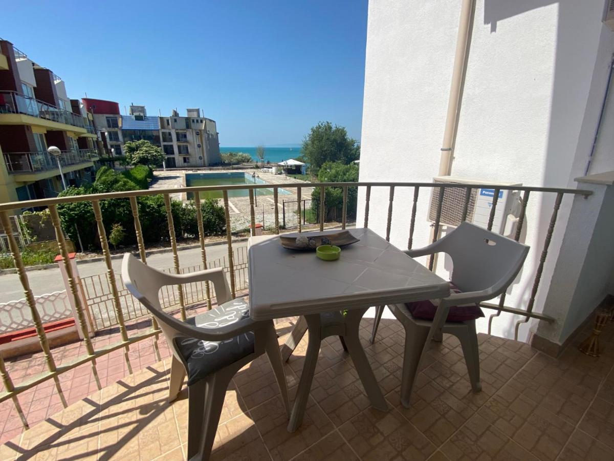 First Line On The Beach Cosy Sea Paradise Apartments Kavarna Ngoại thất bức ảnh