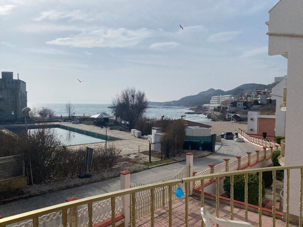 First Line On The Beach Cosy Sea Paradise Apartments Kavarna Ngoại thất bức ảnh