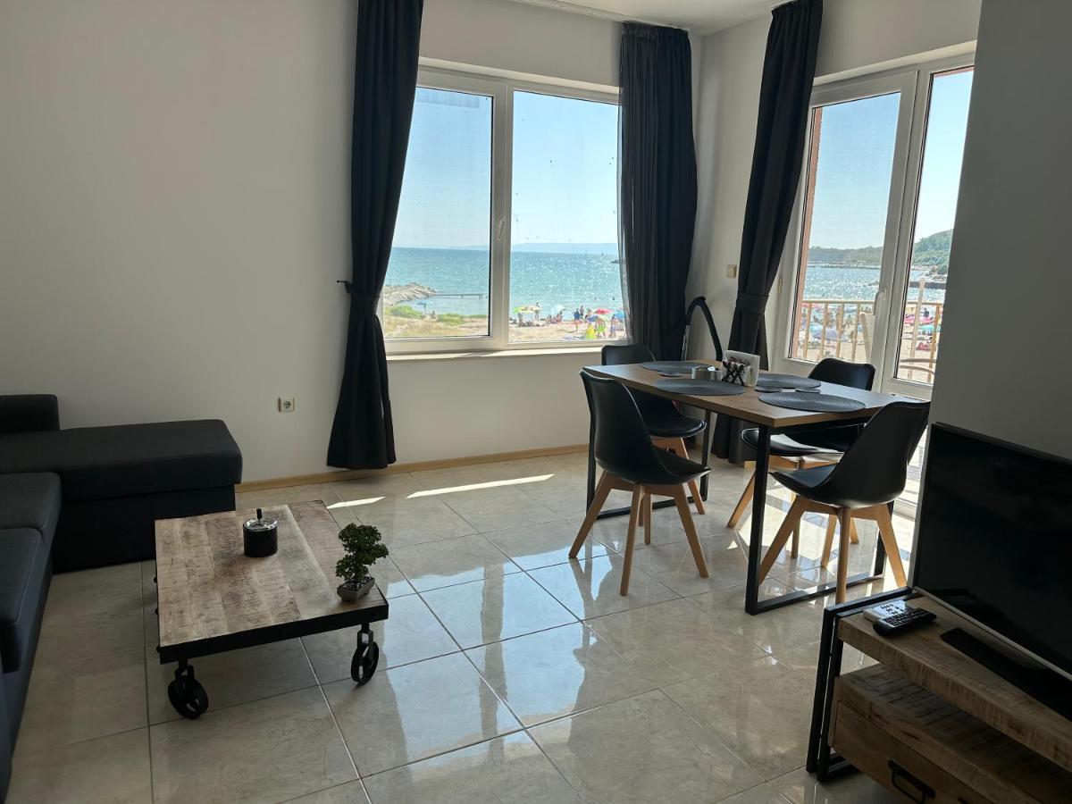 First Line On The Beach Cosy Sea Paradise Apartments Kavarna Ngoại thất bức ảnh