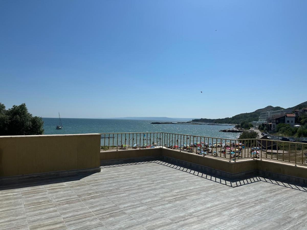 First Line On The Beach Cosy Sea Paradise Apartments Kavarna Ngoại thất bức ảnh