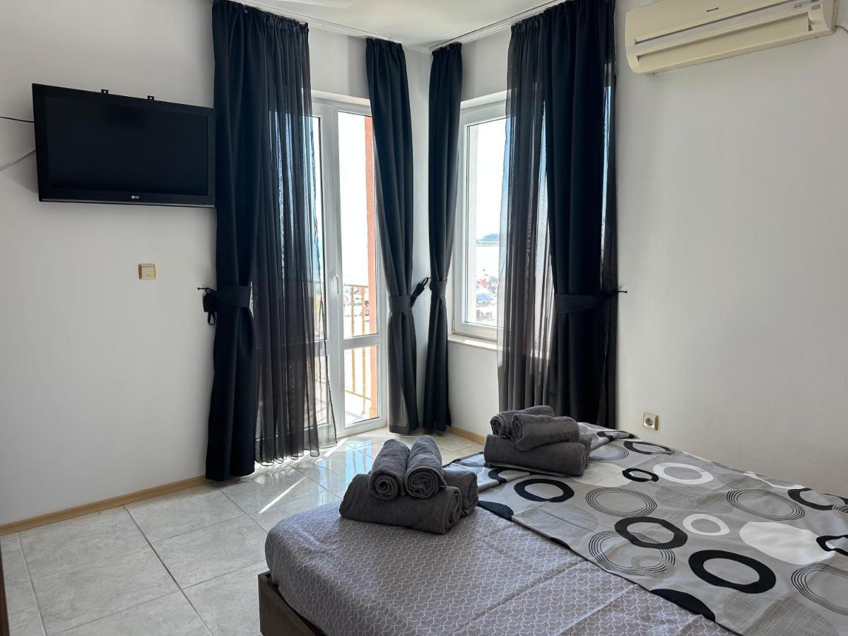 First Line On The Beach Cosy Sea Paradise Apartments Kavarna Ngoại thất bức ảnh
