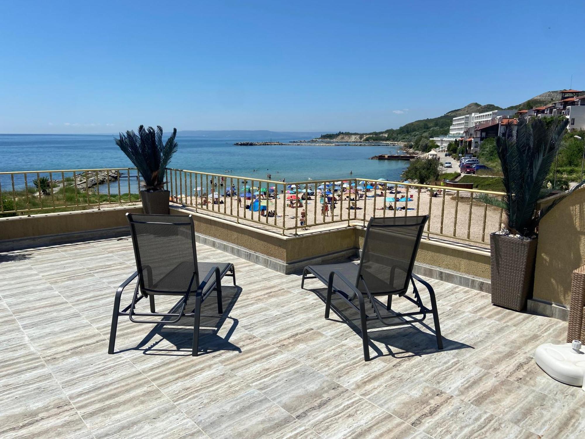 First Line On The Beach Cosy Sea Paradise Apartments Kavarna Ngoại thất bức ảnh