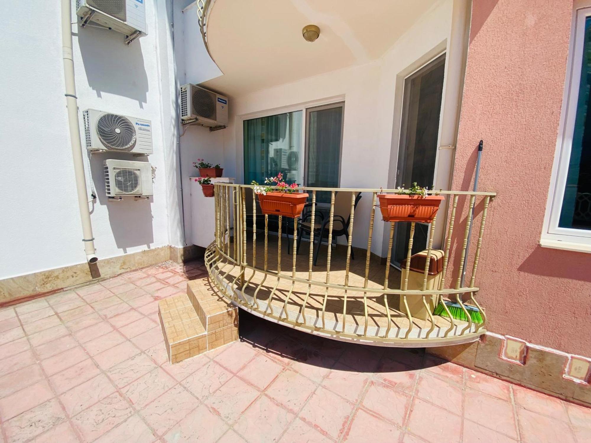 First Line On The Beach Cosy Sea Paradise Apartments Kavarna Ngoại thất bức ảnh